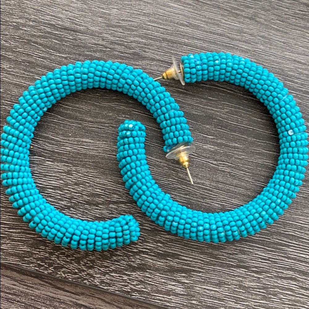 Beaded hoop earring - Picture 4 of 4